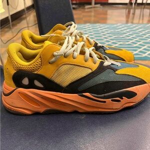 Size 9.5 - Yeezy 700 Sun